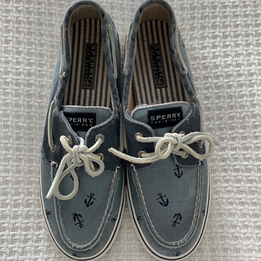 Embroidered anchor womens sperry size 8